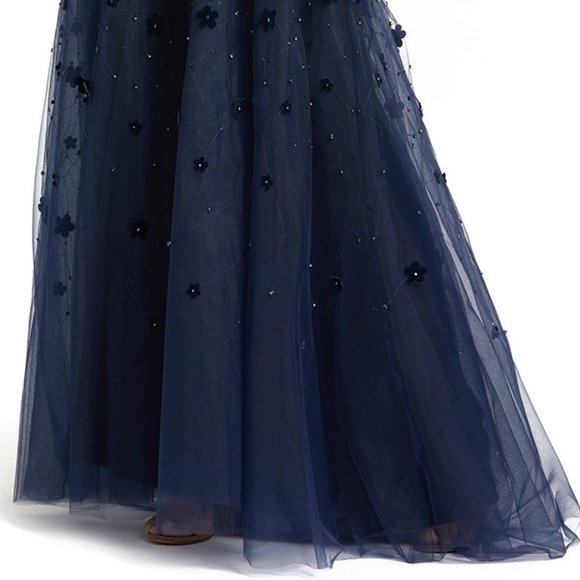 Mac Duggal Velvet Floral Appliqué Long Sleeve Gown- Size 20 - Picture 4 of 11